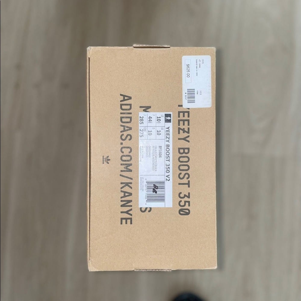 Yeezy Boost 350 v2 “ Oreo “